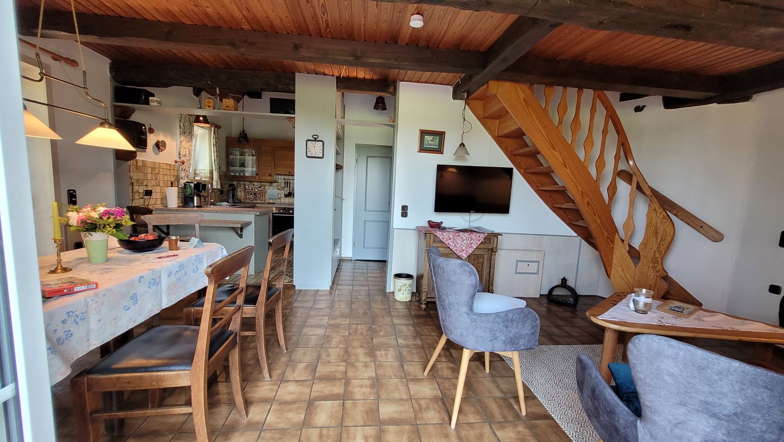 Wohnbereich & Küche